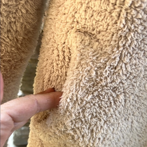 Barefoot Dreams Cozy Cream Teddy Jacket - Picture 7 of 8